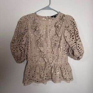 NWT Express 100% cotton Tan Eyelet Floral Women's Top short sleeve size small